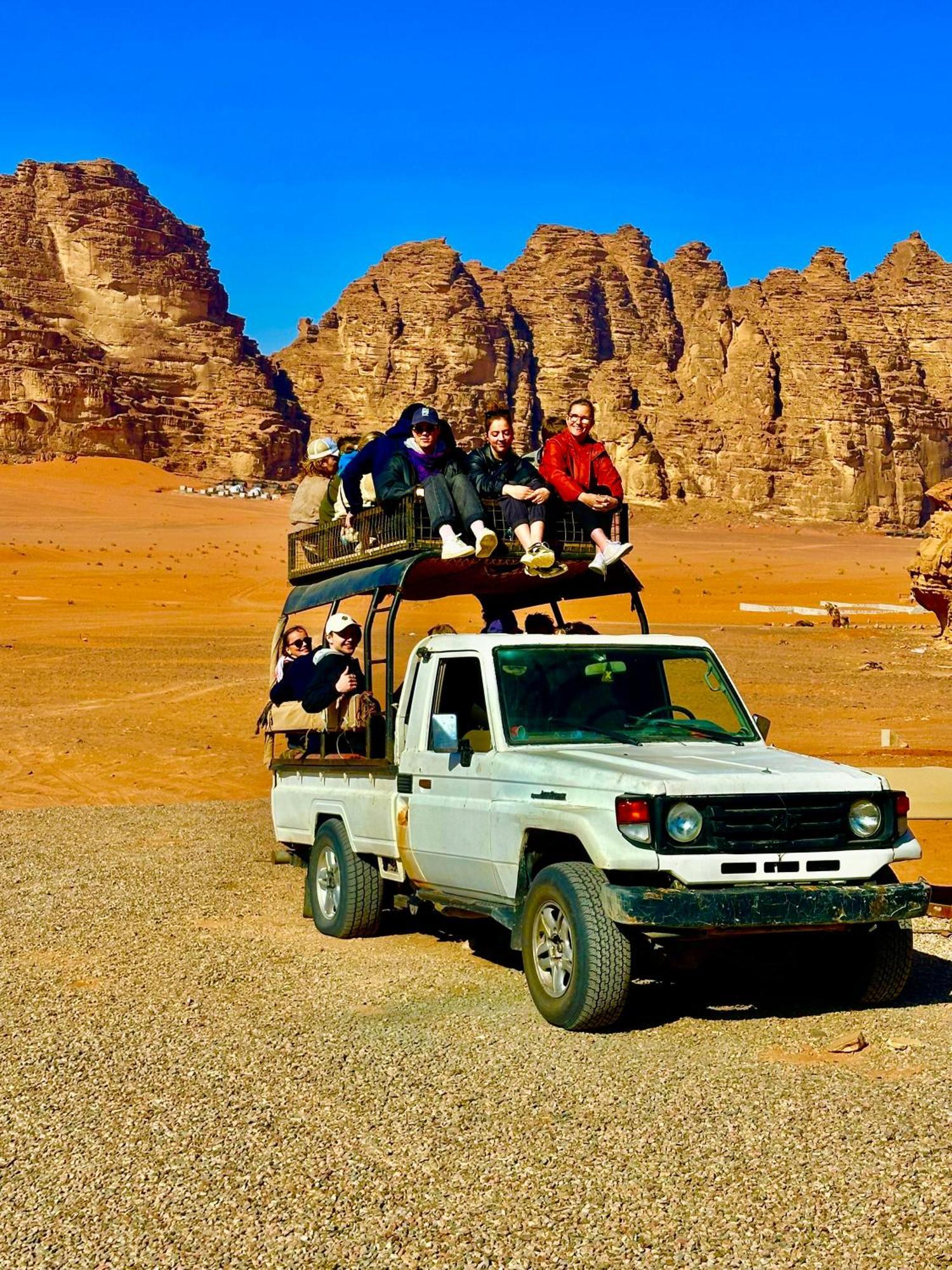 Nael Bedouin Luxury Camp Wadi Rum Ngoại thất bức ảnh